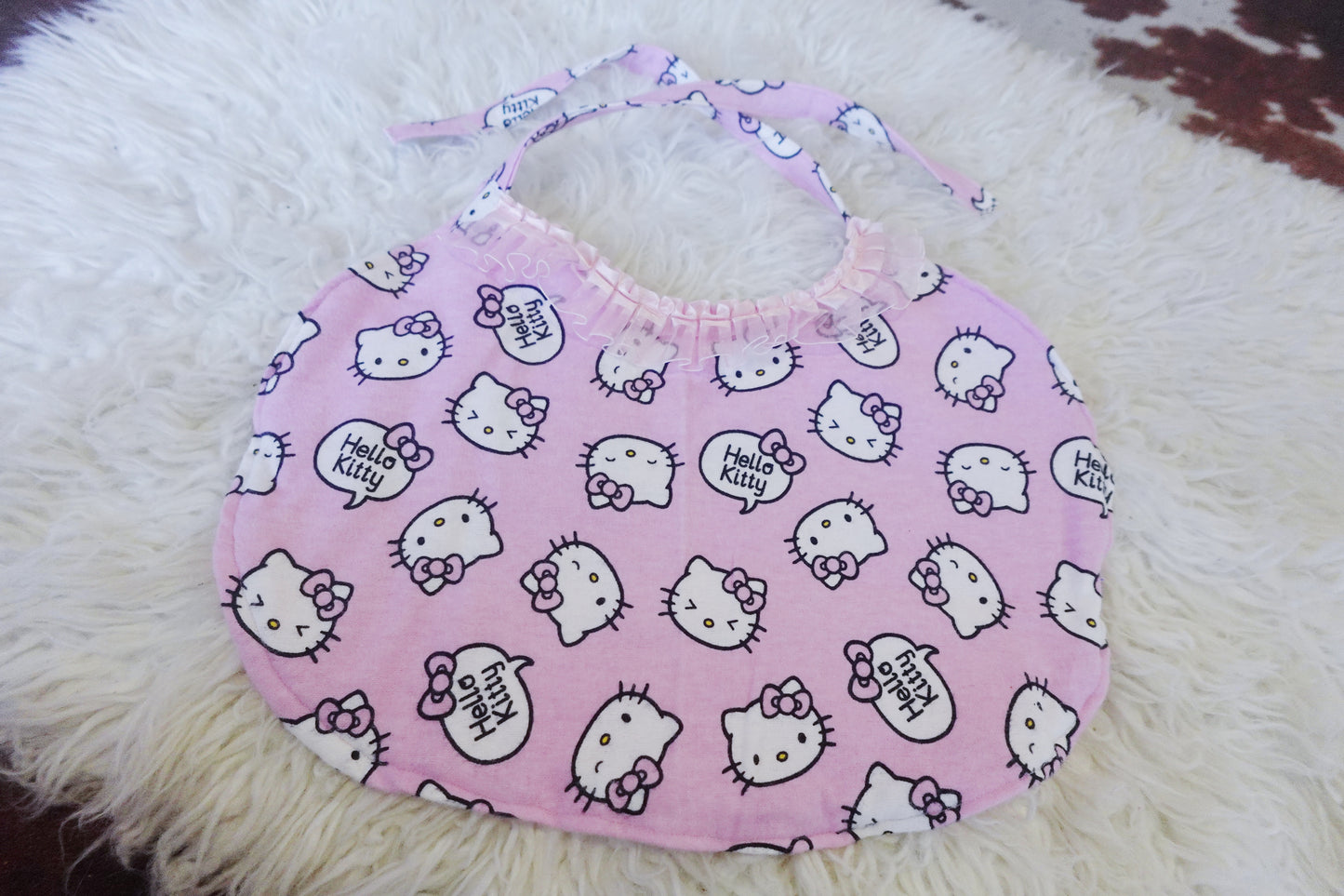Ruffle Kitty | Double sided texture bib